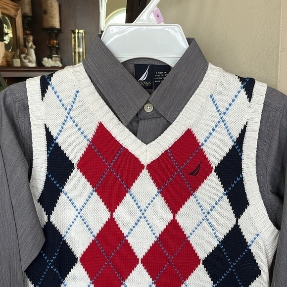 Brand New Nautica 2-Piece Argyle Sweater Vest & Gray Collared Button Down Shirt - Picture 2 of 13